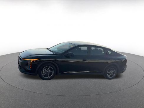 Used 2025 Kia K4 LXS image 8