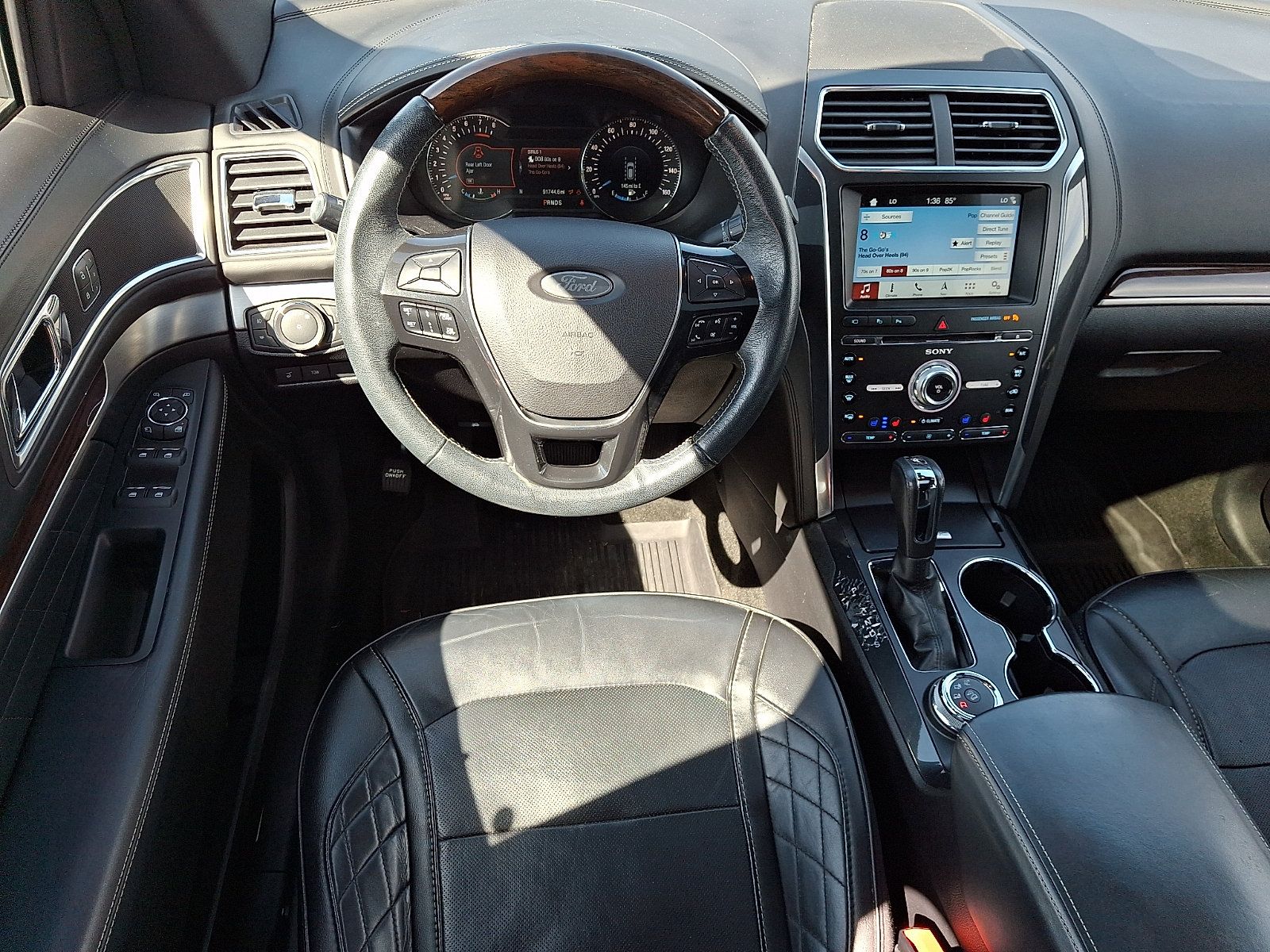 Used 2018 Ford Explorer Platinum AWD/4WD image 11