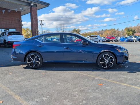 Used 2023 Nissan Altima 2.5 SR image 11