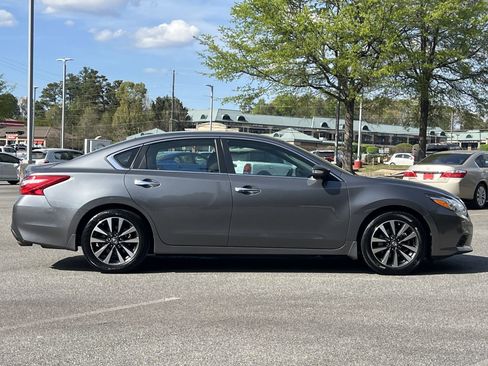 Used 2016 Nissan Altima 2.5 SL w/ 2.5 Technology Package image 24