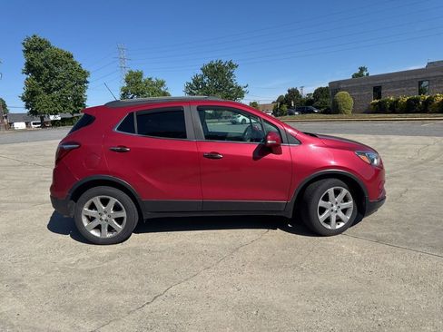 Used 2018 Buick Encore Essence w/ Experience Buick Package FWD image 4