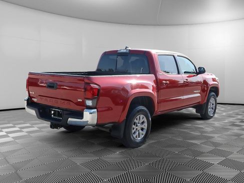 Used 2019 Toyota Tacoma SR5 AWD/4WD image 8