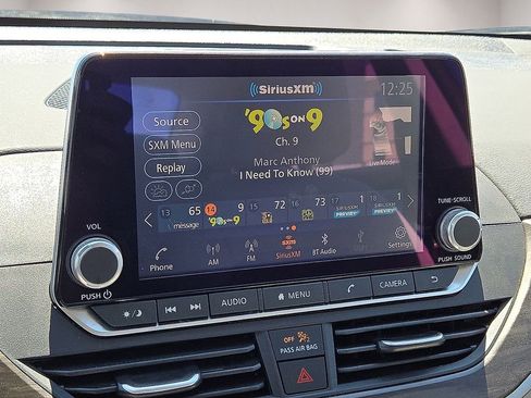 Used 2025 Nissan Altima 2.5 SV FWD image 25