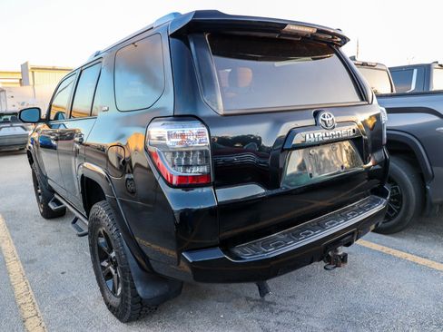 Used 2016 Toyota 4Runner SR5 AWD/4WD image 10