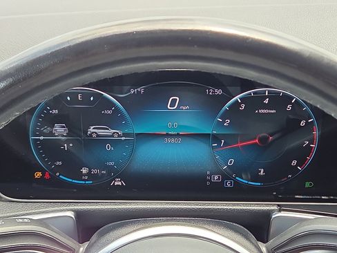 Used 2021 Mercedes-Benz GLB 250 4MATIC image 23