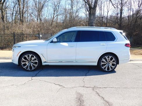 Used 2025 BMW X7 xDrive40i w/ Executive Package image 2