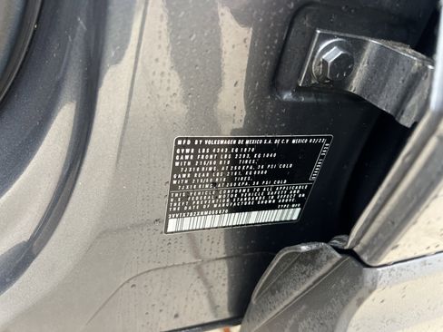 Certified 2022 Volkswagen Taos SE w/ Panoramic Sunroof Package image 32