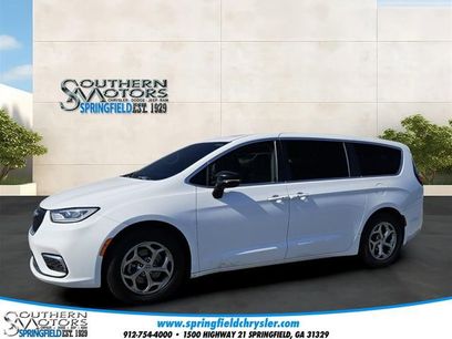 Used 2024 Chrysler Pacifica Limited