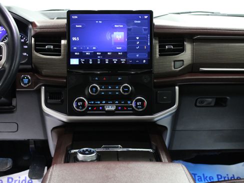 Used 2024 Ford Expedition Limited image 19