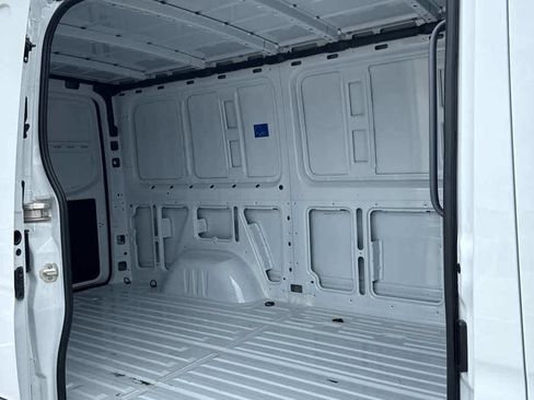 Used 2025 Mercedes-Benz Sprinter 2500 image 16