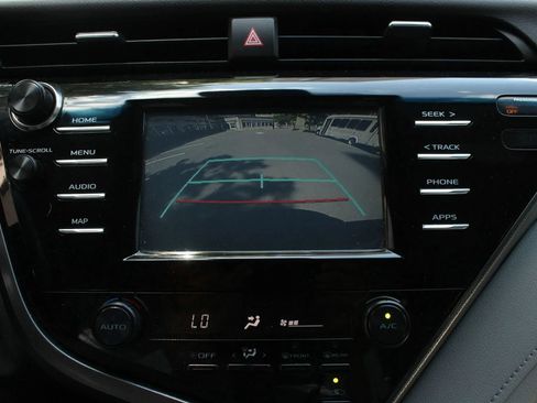 Used 2019 Toyota Camry SE FWD image 67