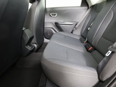 New 2025 Kia K4 LXS image 8