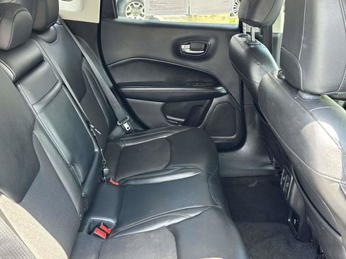 Used 2018 Jeep Compass Latitude AWD/4WD image 10