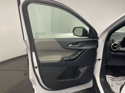 Certified 2025 Chevrolet Equinox LT w/ Convenience Package II FWD image 9