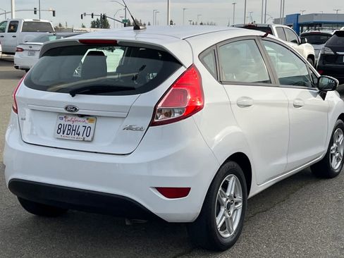 Used 2019 Ford Fiesta SE image 2