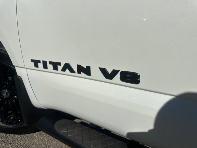 Used 2018 Nissan Titan SV w/ SV Convenience Package AWD/4WD image 23