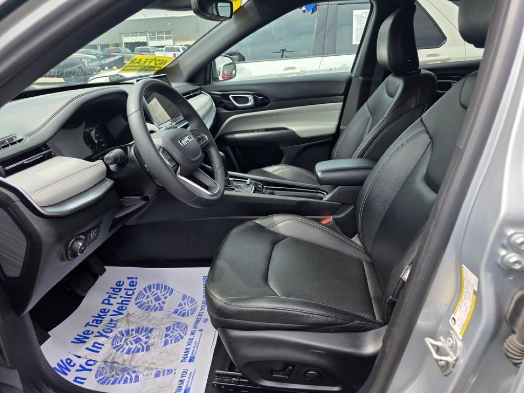 Used 2025 Jeep Compass Limited AWD/4WD image 20