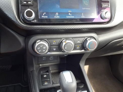 Certified 2024 Nissan Kicks SV w/ Interior Electronics Package FWD image 10
