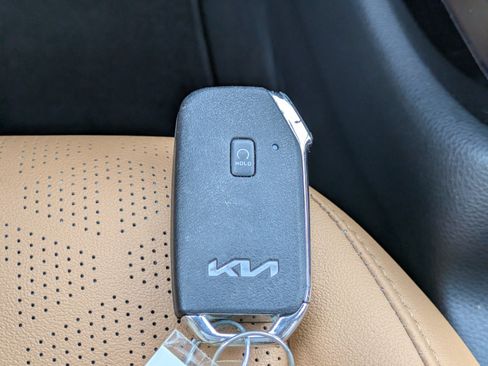 Certified 2024 Kia Seltos EX FWD image 29