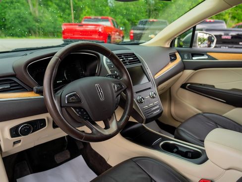 Used 2016 Lincoln MKC Select w/ Select Plus Package AWD/4WD image 19