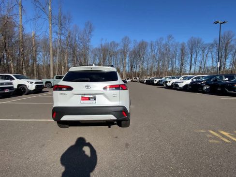 Certified 2023 Toyota Corolla Cross XLE image 13