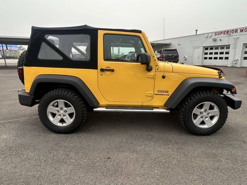 Used 2015 Jeep Wrangler Sport w/ Quick Order Package 24S AWD/4WD image 4