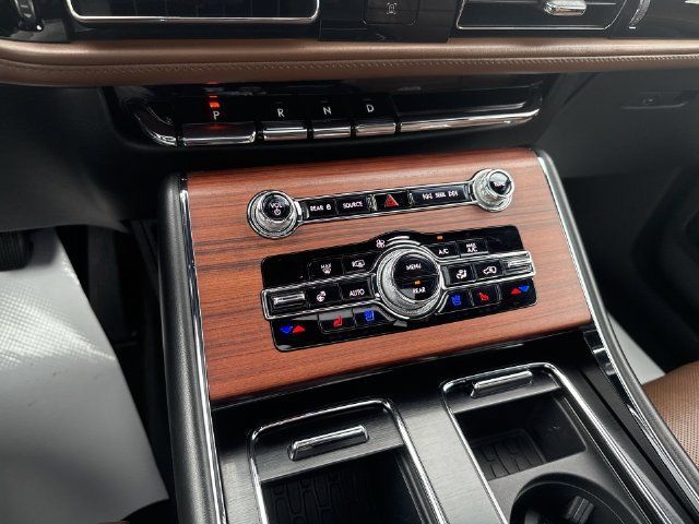 Used 2021 Lincoln Aviator Reserve w/ Equipment Group 202A AWD/4WD image 19