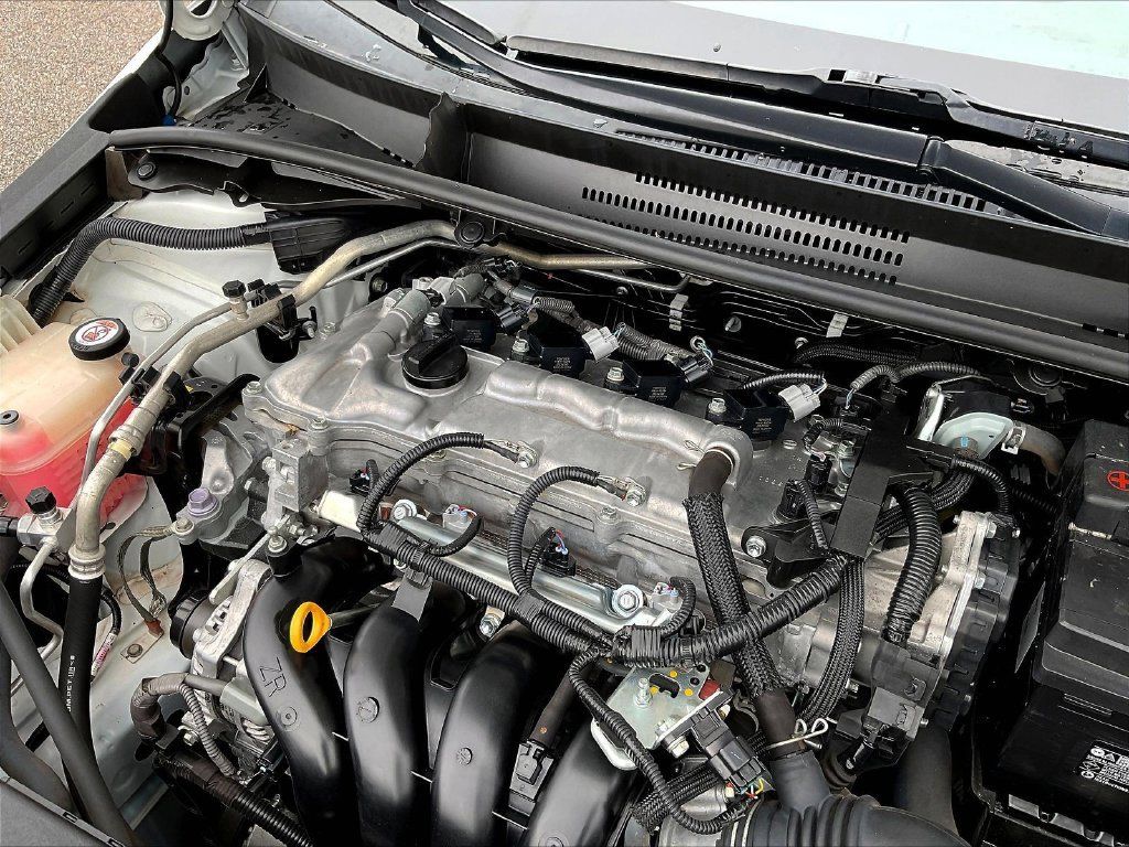 Used 2021 Toyota Corolla LE FWD image 33