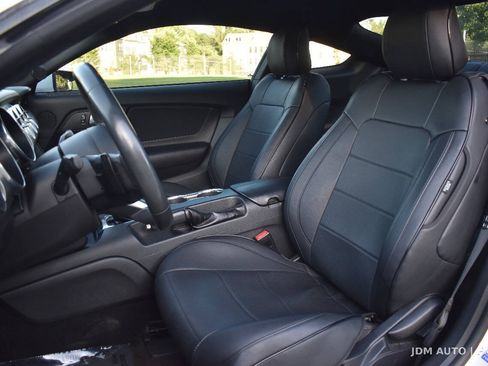 Used 2018 Ford Mustang Coupe w/ Equipment Group 101A RWD image 10