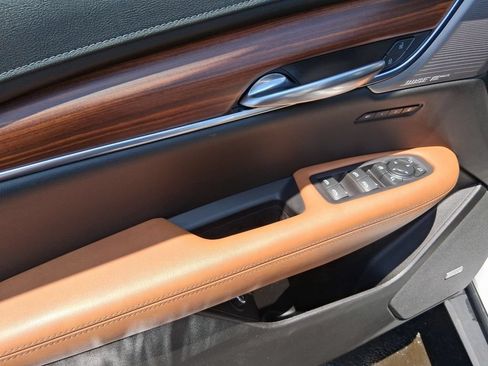 Used 2020 Cadillac XT5 Premium Luxury FWD image 12