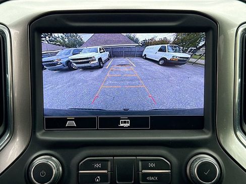 Used 2022 Chevrolet Silverado 1500 LT Trail Boss w/ LT Trail Boss Premium Package image 13