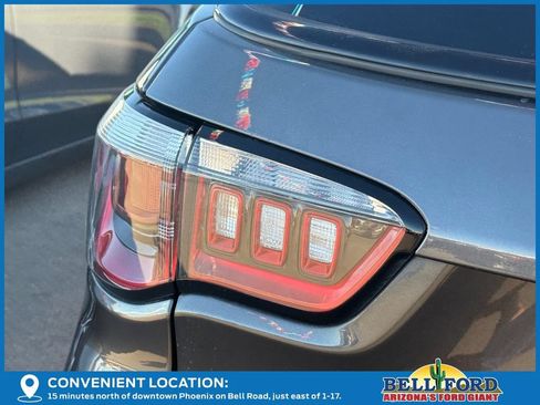 Used 2018 Jeep Compass Latitude w/ Popular Equipment Group FWD image 17