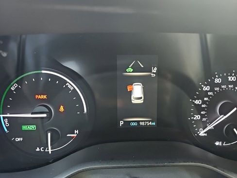 Used 2023 Toyota Sienna XLE FWD image 21
