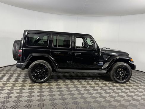 Used 2023 Jeep Wrangler Unlimited Sahara w/ Cold Weather Group AWD/4WD image 7