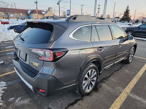 Used 2023 Subaru Outback Limited image 6