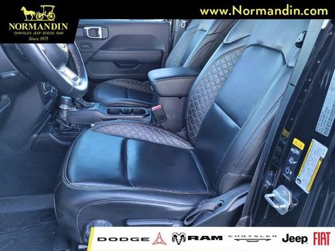 Used 2022 Jeep Wrangler Unlimited Sahara AWD/4WD image 16