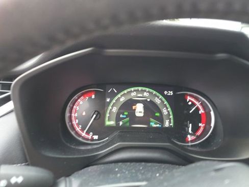 Used 2023 Toyota RAV4 XLE Premium image 11