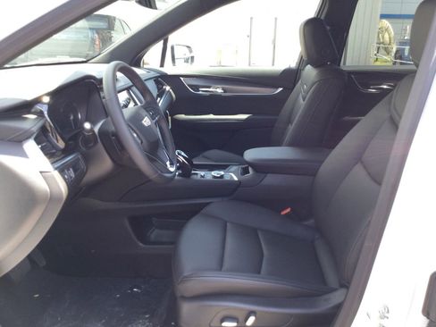 New 2025 Cadillac XT6 Luxury image 10