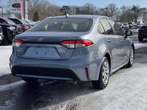 Certified 2022 Toyota Corolla LE image 3