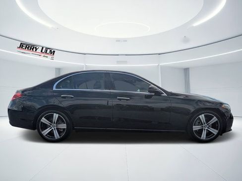 Used 2025 Mercedes-Benz C 300 4MATIC Sedan image 2