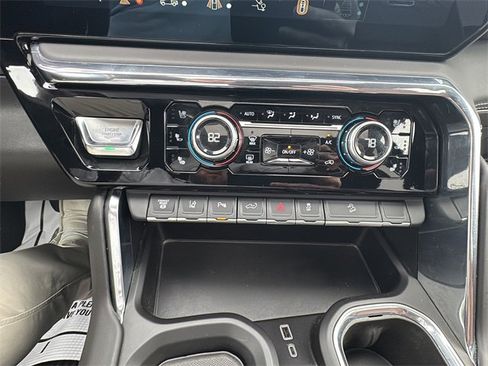 Used 2024 GMC Sierra 2500 Denali Ultimate image 32