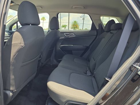 Used 2024 Kia Sportage LX AWD/4WD image 13
