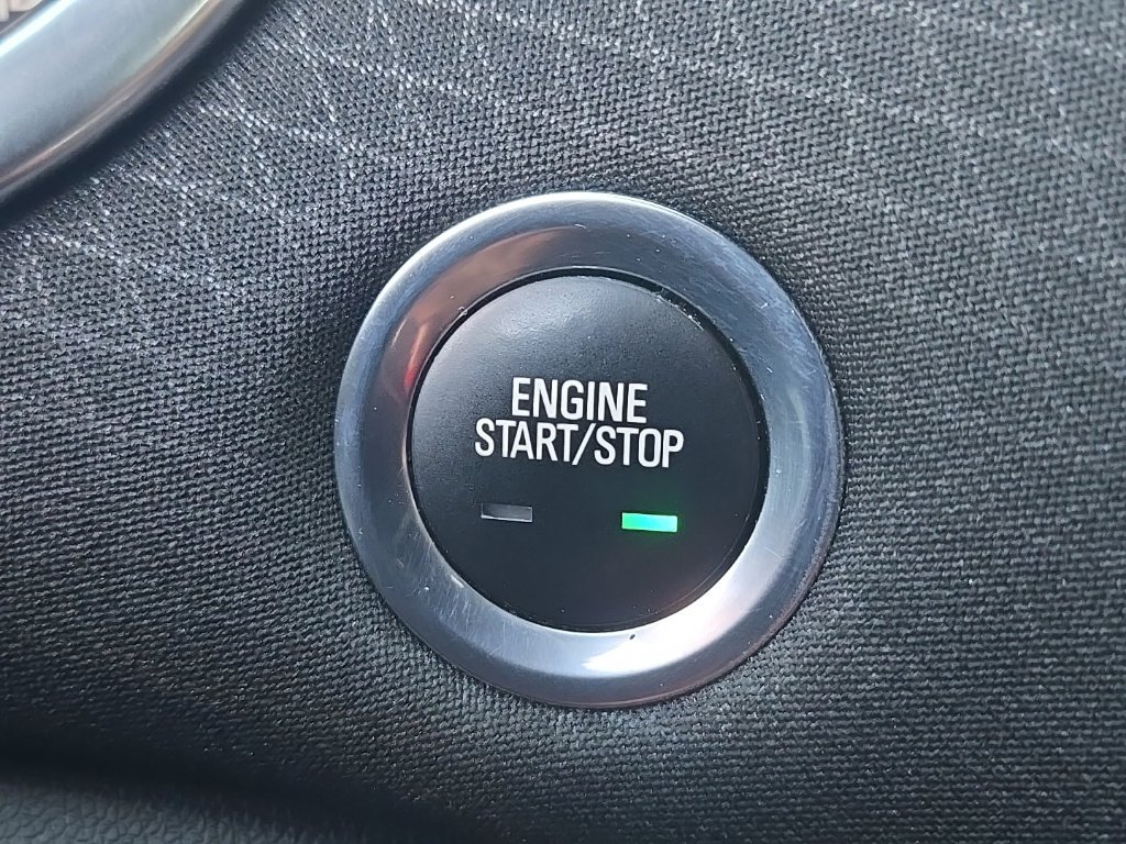 Used 2020 Chevrolet Malibu LT FWD image 19
