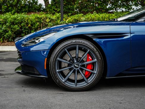 Used 2023 Aston Martin DB11 Volante RWD image 36