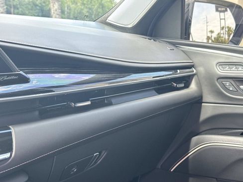 Used 2023 Cadillac Escalade ESV V AWD/4WD image 26