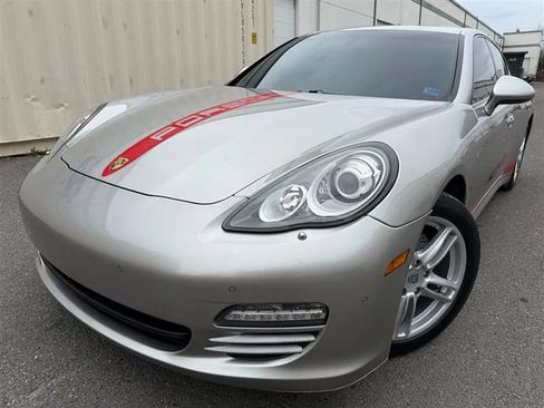 Used 2011 Porsche Panamera image 3