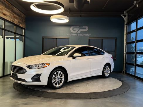 Used 2020 Ford Fusion SE FWD image 7