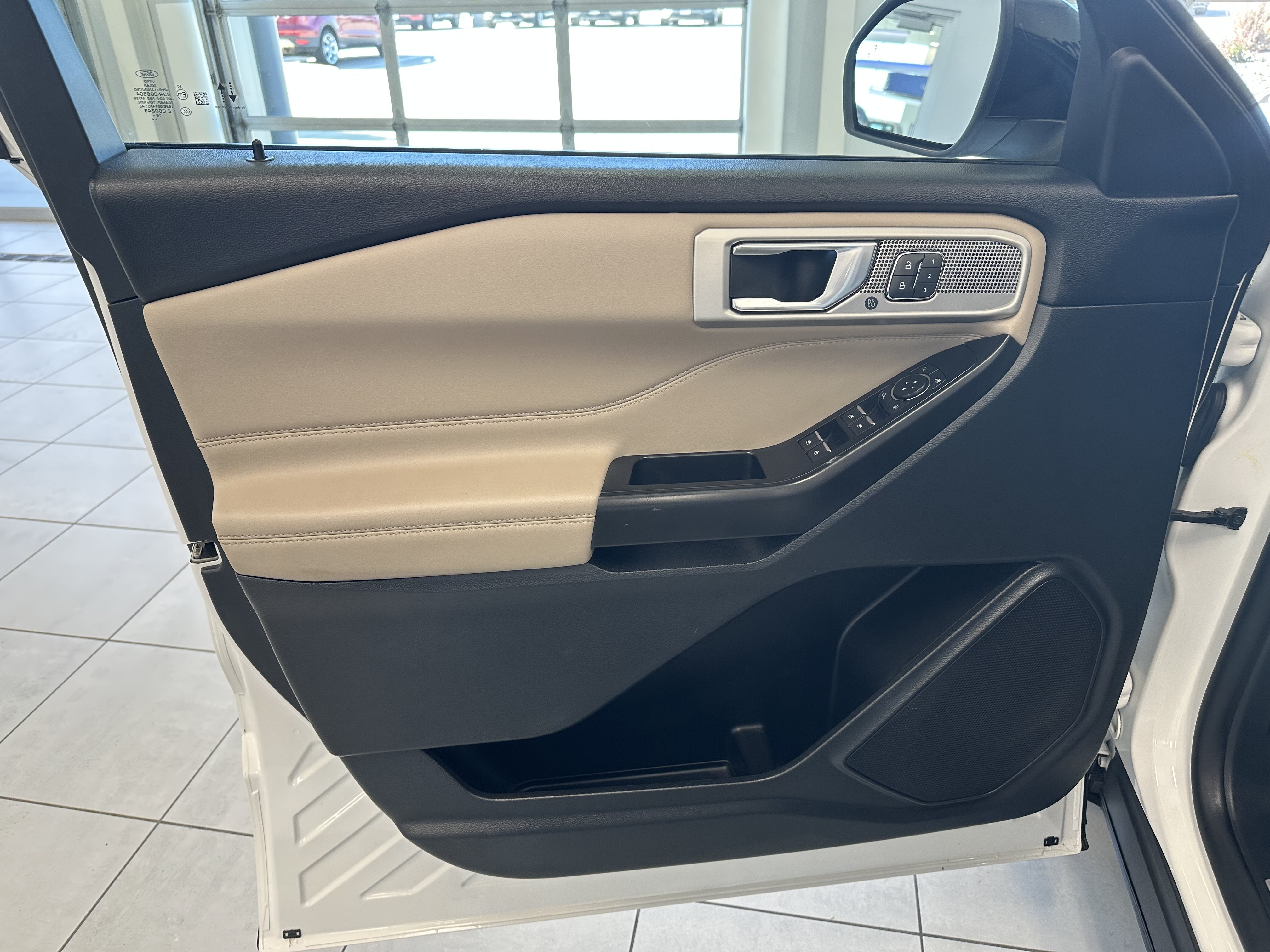 Used 2020 Ford Explorer Limited AWD/4WD image 12