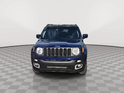 Used 2018 Jeep Renegade Latitude w/ Cold Weather Group image 3
