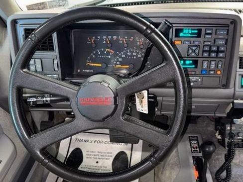 Used 1993 Chevrolet Suburban 4WD image 20